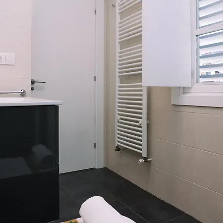 Atico Con Luz Y Brillo En By Apartment
